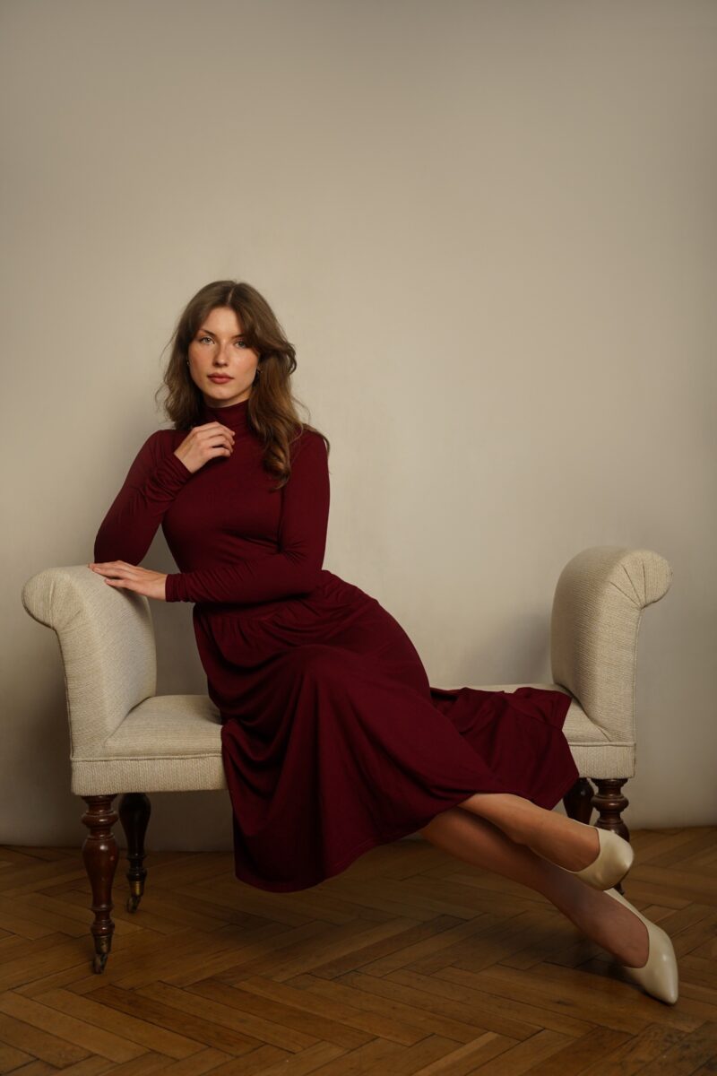 Sukienka golfowa Helena midi bordo